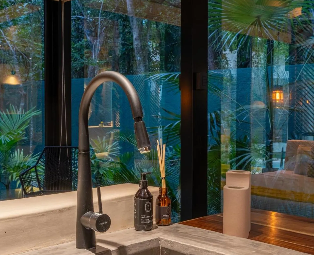 Chay Glass Jungle House トゥルム メキシコ