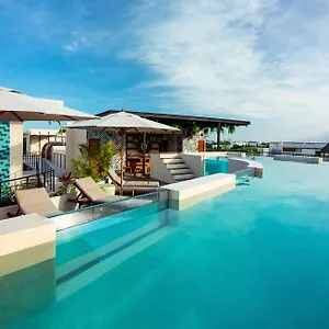 Downtown Penthouse With Private Pool, Rooftop Pool And Gym, Short Distance From Beaches, Restaurants & Nightlife Tulum