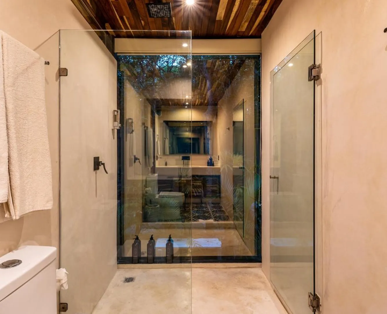 Chay Glass Jungle House Τουλούμ Διαμέρισμα