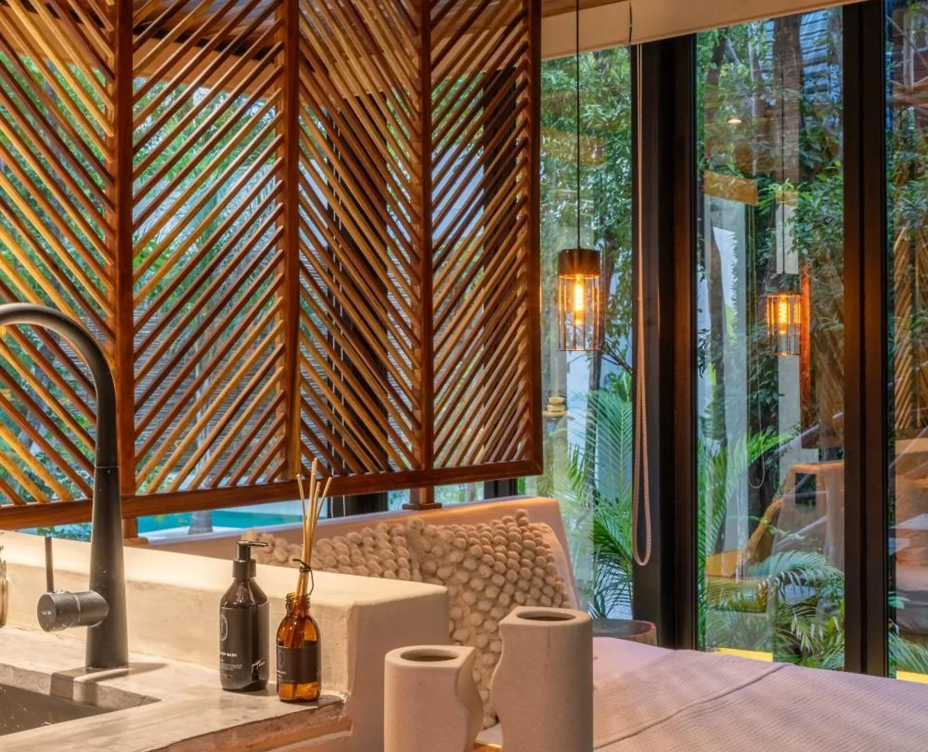 Chay Glass Jungle House 图卢姆