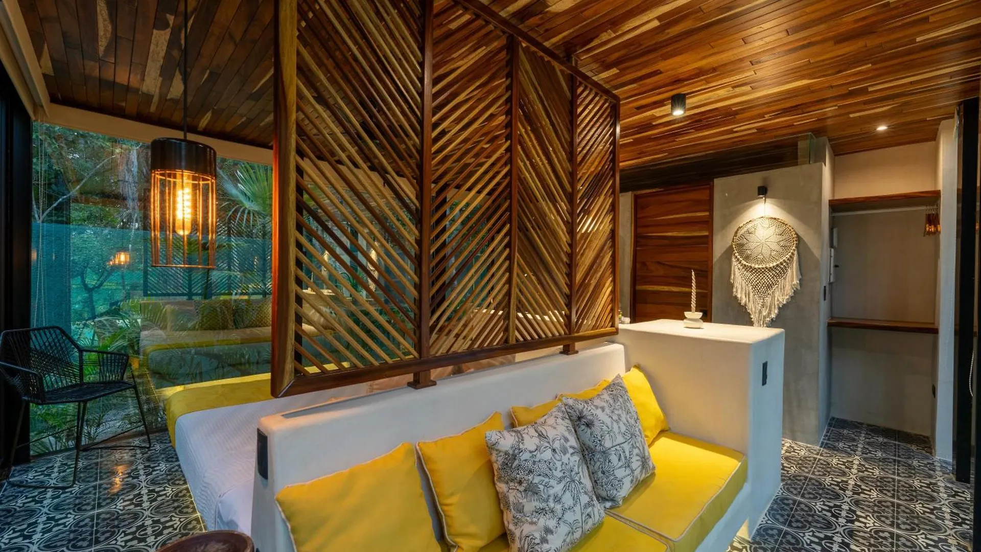 Chay Glass Jungle House 图卢姆